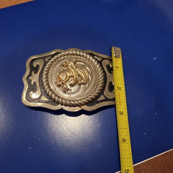 Western Rodeo Bronc Rider Belt Buckle Gold Silver Tone Rope Edge - Picture 3 of 6
